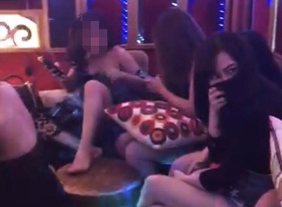Hơn 20 người dương tính với ma túy trong quán karaoke 