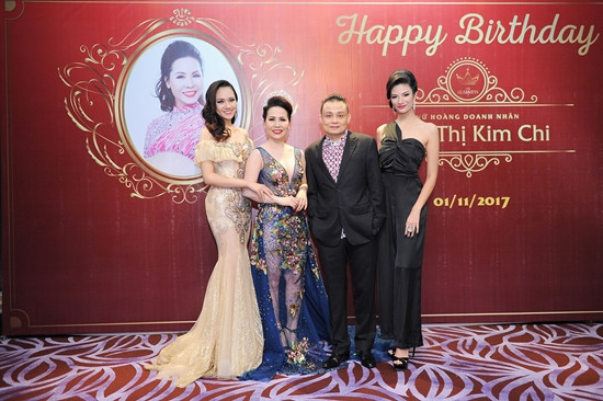 Nữ hoàng doanh nhân Kim Chi xinh đẹp bên Hoa hậu Hữu nghị ASEAN 2017