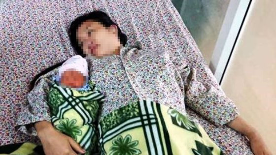 Bộ trưởng Bộ Y tế khen thưởng bệnh viện cứu sống mẹ con sản phụ bị vỡ tử cung