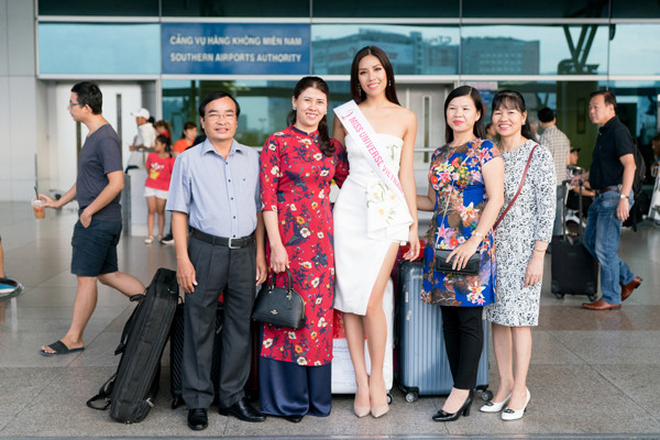 Nguyễn Thị Loan chính thức lên đường dự Hoa hậu hoàn vũ 2017