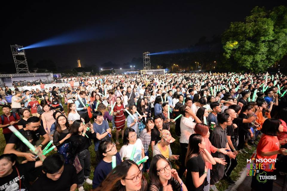 Monsoon Music Festival:  Đêm mở màn gọi tên những viên kẹo “Ngọt” 