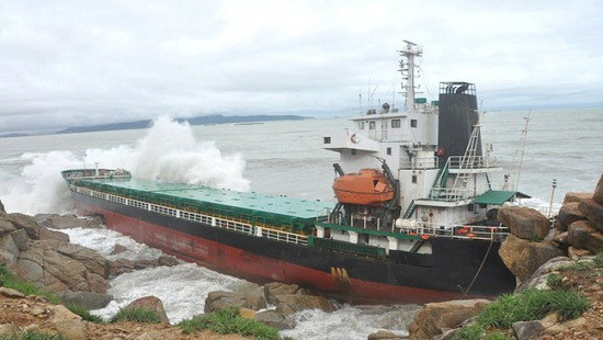 Hôm nay (12/11) là thời hạn cuối trình phương án trục vớt tàu chìm tại Quy Nhơn