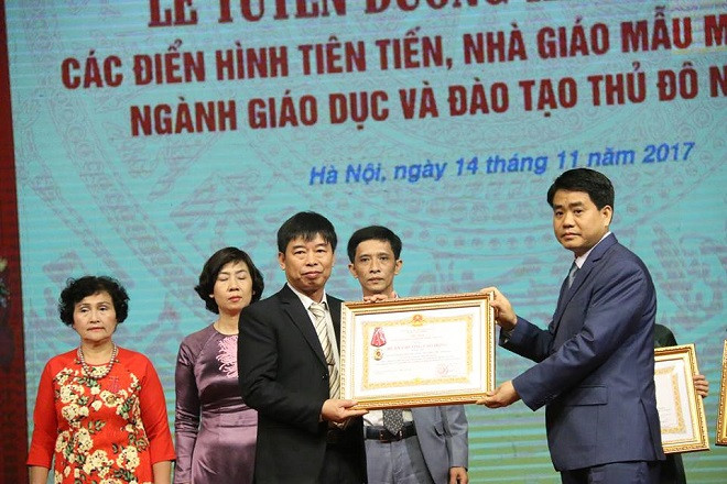 Hà Nội: Nhiều giáo viên được vinh danh trong Lễ kỷ niệm 35 năm ngày Nhà giáo Việt Nam