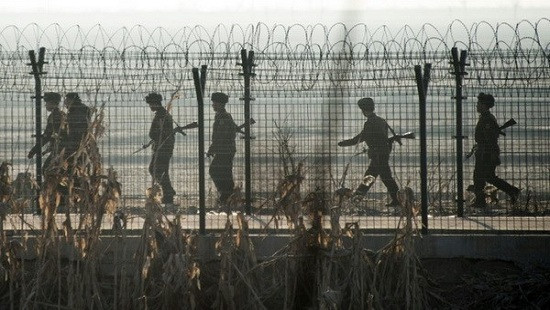 Lính Triều Tiên đào tẩu vẫn sống sót dưới làn đạn của đồng đội