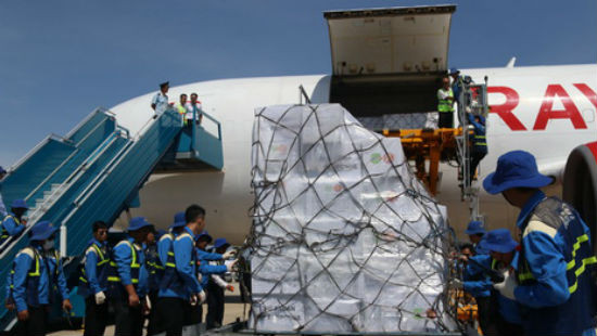 ASEAN viện trợ 40 tấn hàng cho các tỉnh bị thiên tai trong cơn bão số 12 