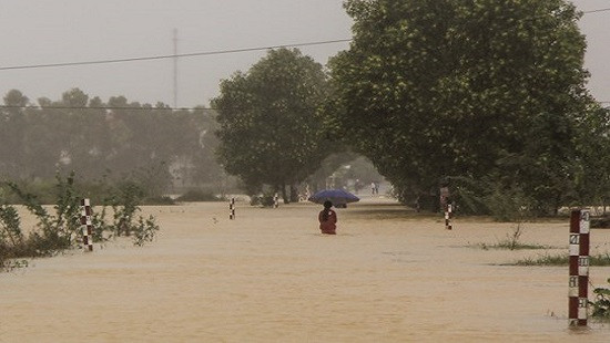 Hồ thủy điện xả lũ, nhiều địa phương tại Huế bị ngập nặng