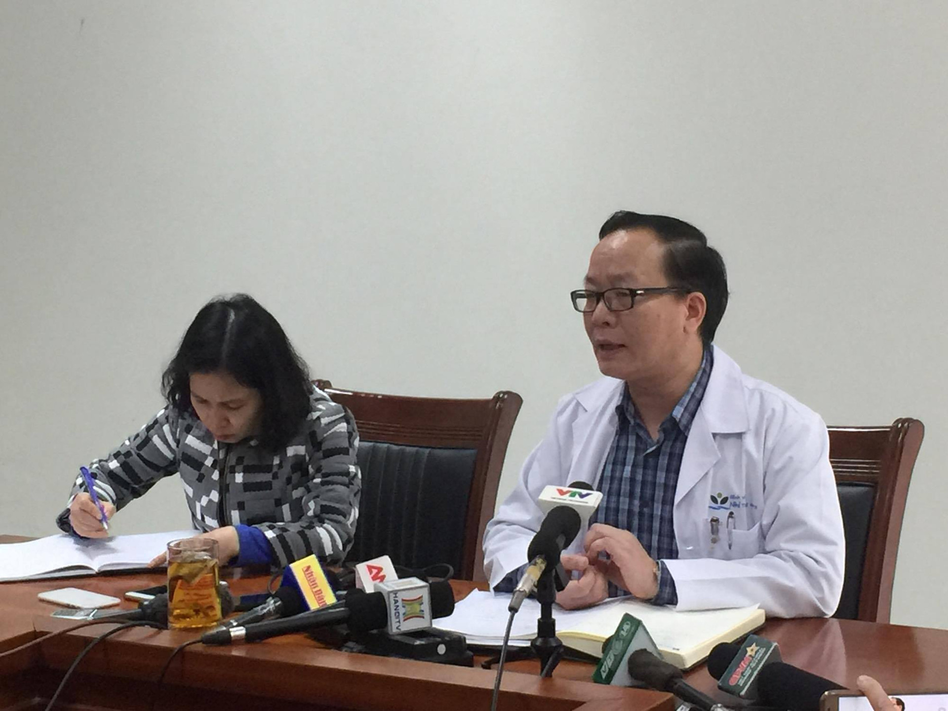 8 bệnh nhi chuyển từ Bắc Ninh lên Hà Nội đang trong tình trạng nhiễm trùng
