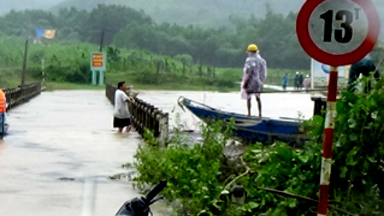 Quảng Nam: Yêu cầu di dời dân tại khu vực có nguy cơ sạt lở