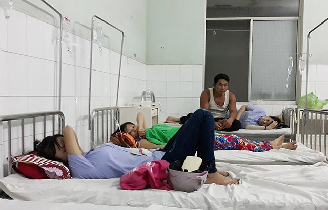 Bến Tre: 91 công nhân nhập viện nghi ngộ độc thực phẩm