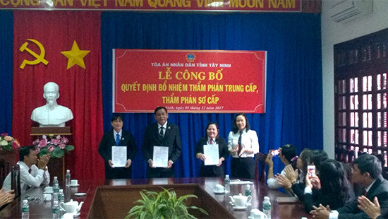 TAND hai cấp tỉnh Tây Ninh: Công bố và trao quyết định bổ nhiệm Thẩm phán