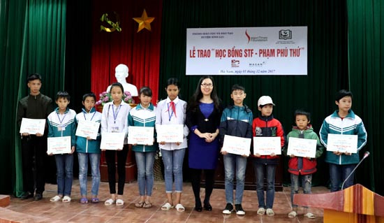 Masan Nutri-Science trao tặng 120 học bổng cho học sinh nghèo hiếu học tỉnh Hậu Giang và tỉnh Hà Nam
