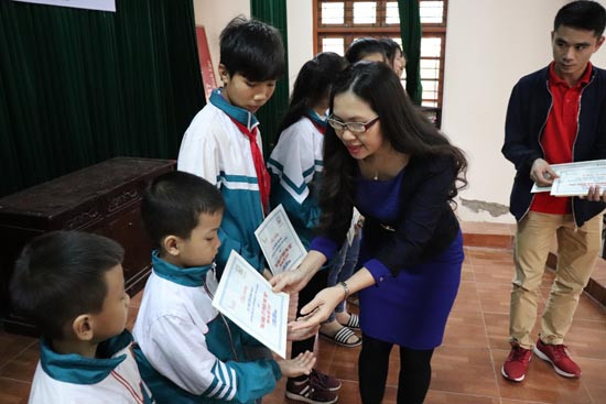 Masan Nutri-Science trao tặng 120 học bổng cho học sinh nghèo hiếu học tỉnh Hậu Giang và tỉnh Hà Nam