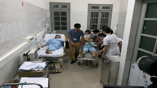 Chém nhau tại Trung tâm y tế huyện, 3 cán bộ bị thương