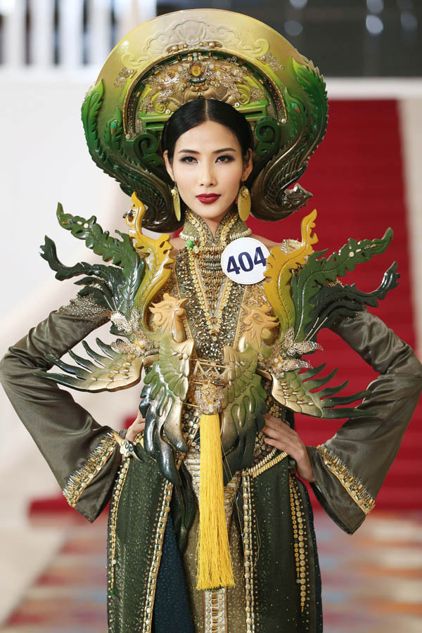 Người đẹp nào đang dẫn đầu Hoa hậu hoàn vũ Việt Nam 2017?