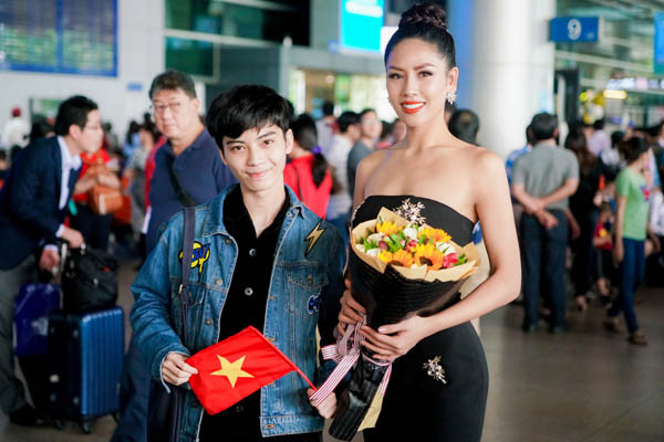 Nguyễn Thị Loan rạng rỡ trở về sau Miss Universe 2017