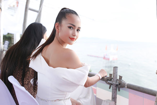 Quán quân Vietnam's Next Top Model Ngọc Châu gây bất ngờ trong vai trò mới