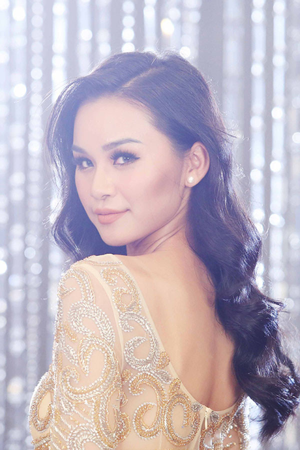 Gặp cô gái Hà Nội “đi chậm mà chắc” ở Hoa hậu hoàn vũ Việt Nam 2017