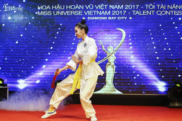 Gặp cô gái Hà Nội “đi chậm mà chắc” ở Hoa hậu hoàn vũ Việt Nam 2017