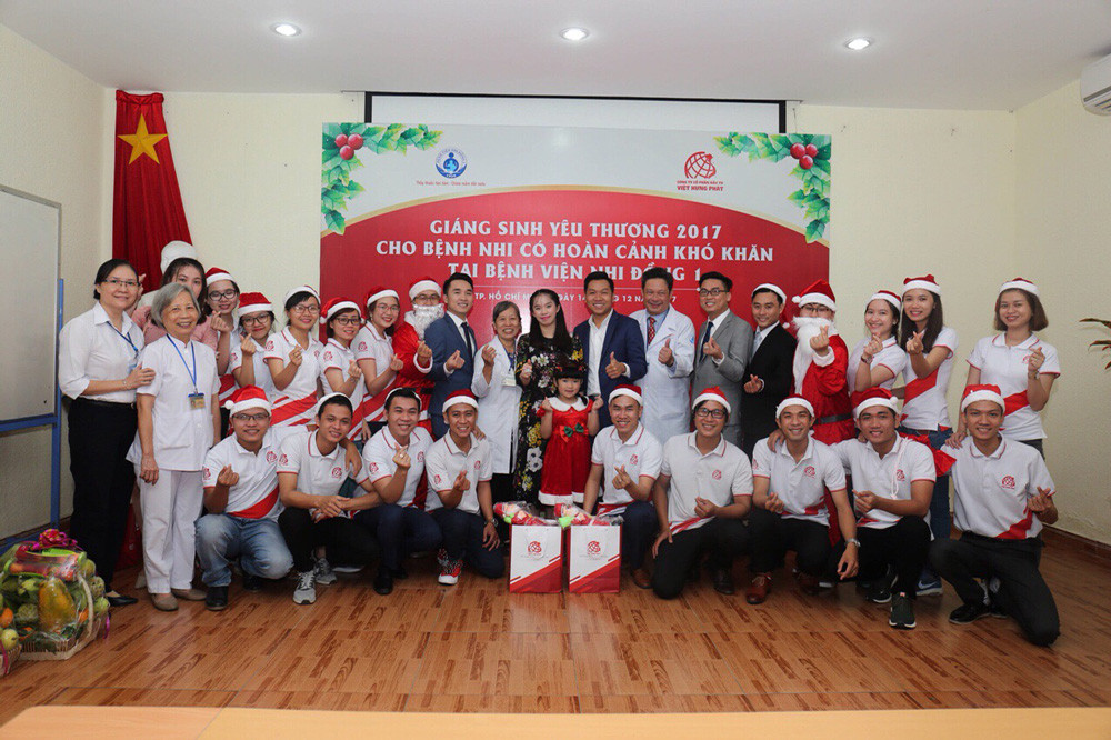 Giáng sinh ấm áp cùng Việt Hưng Phát tại Bệnh viện Nhi Đồng 1