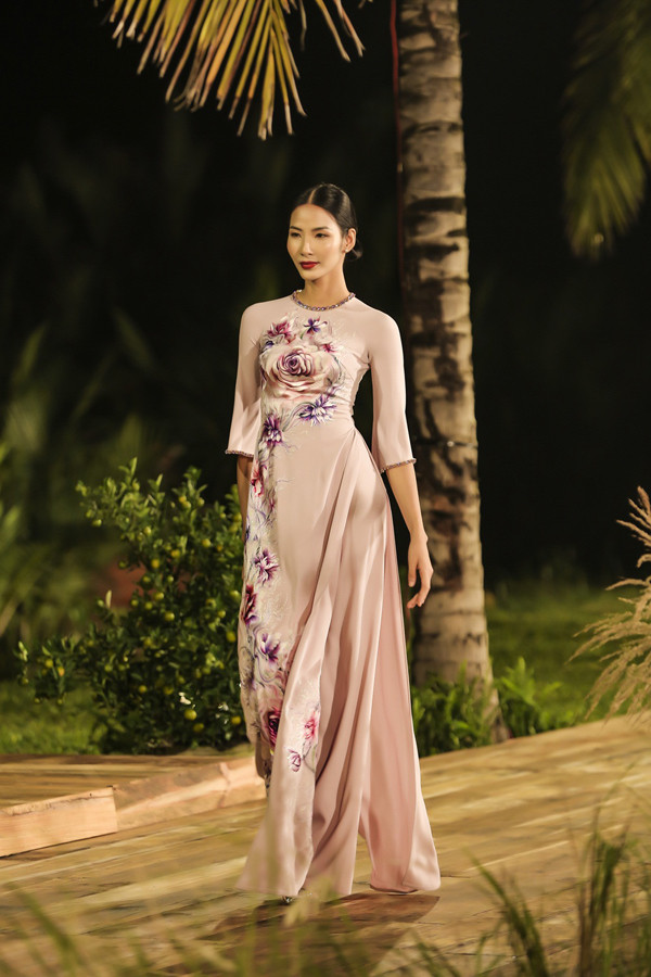 Trương Thị May hóa trang thành cụ bà đẹp nhất thế giới