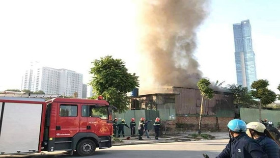 Hà Nội: Mắc kẹt trong đám cháy, một người tử vong