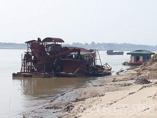 UBND tỉnh Vĩnh Phúc ra công văn “hỏa tốc” đề nghị Công ty TMS tạm dừng khai thác cát trên sông Hồng 