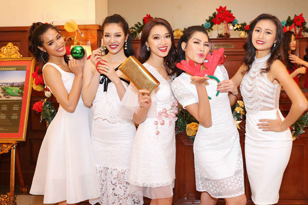 Món quà giáng sinh đặc biệt của thí sinh Hoa hậu Hoàn vũ Việt Nam 2017