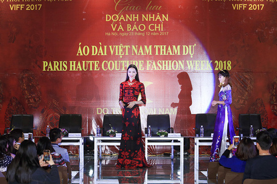 Paris Fashion Week - Haute Couture 2018: NTK Việt nào vinh dự mở màn?