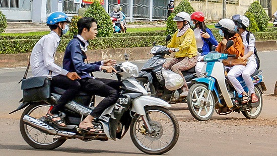 Phụ huynh không giao mô tô, xe máy cho học sinh khi chưa có giấy phép lái xe trong dịp Tết