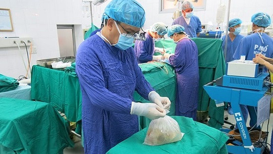 Ghép tạng tái sinh cho 3 người từ bệnh nhân chết não