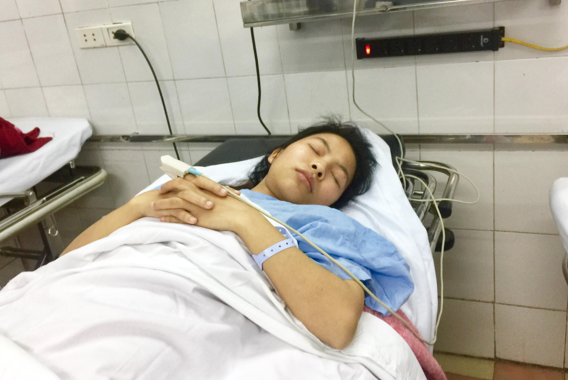 Bà mẹ 23 tuổi bị vỡ nát xương chậu trong vụ nổ ở Bắc Ninh