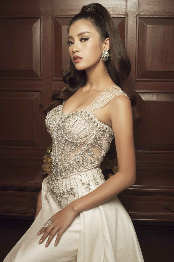 Nhan sắc của thí sinh Hoa hậu hoàn vũ Việt Nam trong trang phục dạ hội