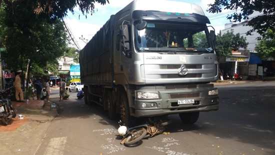 Đắk Lắk: Xe tải tông xe máy, một người tử vong
