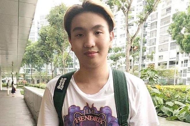 Nam sinh người Singapore dùng sinh nhật lần thứ 19 của mình để phát quà cho người vô gia cư