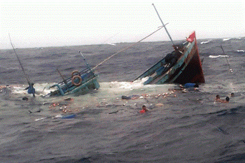 Tàu cá chìm trên biển, 5 ngư dân Thanh Hóa mất tích