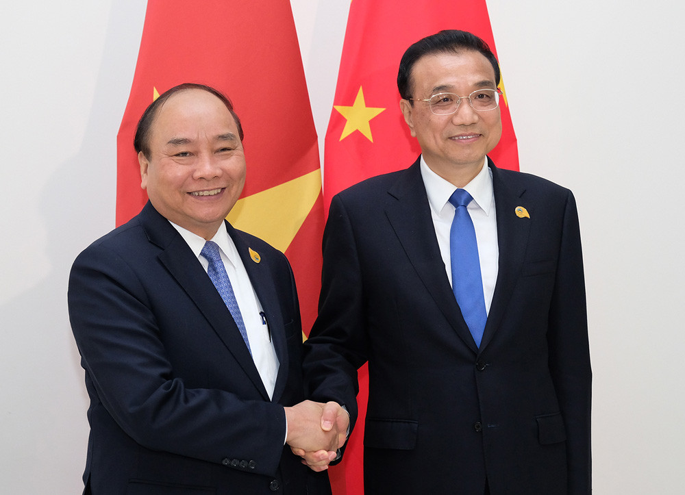 Thủ tướng Nguyễn Xuân Phúc gặp Thủ tướng Trung Quốc, Thái Lan