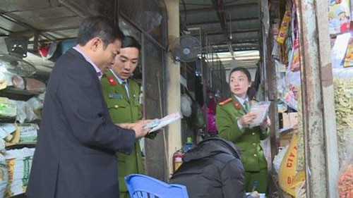 Hà Tĩnh: Bắt giữ hai hộ kinh doanh hơn 1,4 tấn mì chính giả