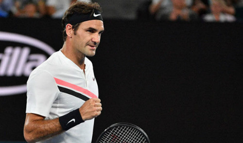 Federer đạt 83% tỷ lệ ăn điểm bóng một ở trận này. Ảnh: AFP.