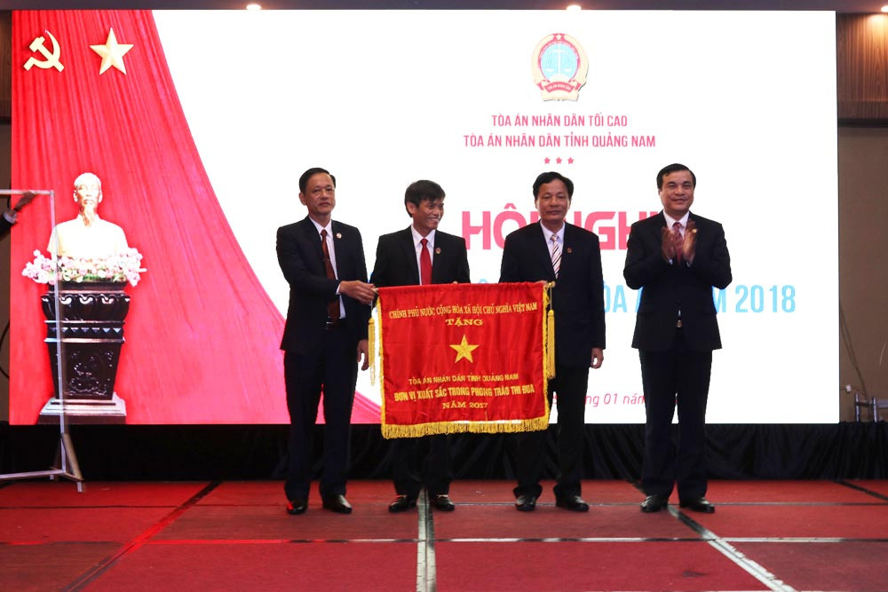 TAND tỉnh Quảng Nam tổ chức Hội nghị tổng kết 2017 và đón nhận Cờ thi đua Chính phủ