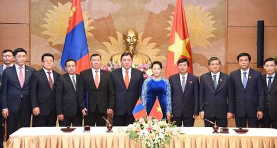 Chủ tịch QH Nguyễn Thị Kim Ngân đón, hội đàm với Chủ tịch Quốc hội Mông Cổ