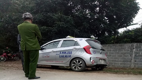 Hòa Bình: Truy bắt hai đối tượng khống chế tài xế taxi cướp tài sản 
