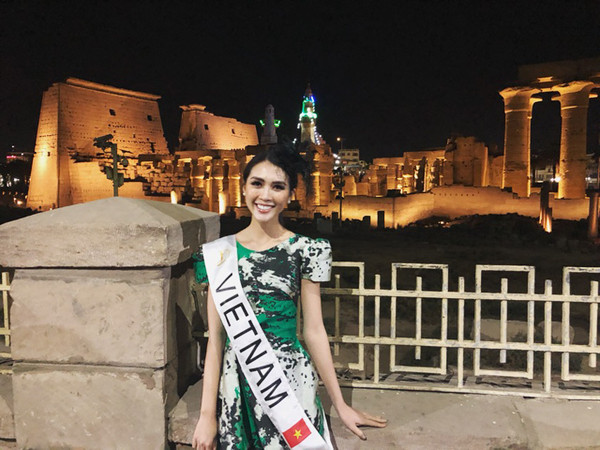 Tường Linh lọt top 10 thí sinh được yêu thích nhất tại Hoa hậu Liên lục địa 2017