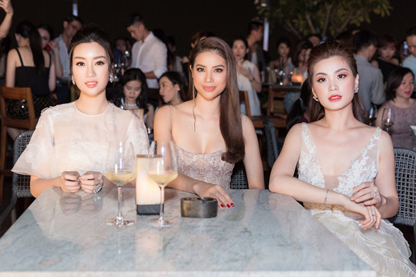 Phạm Hương đánh bật dàn chân dài khoe dáng nuột nà ở Elle Beauty Awards 2018
