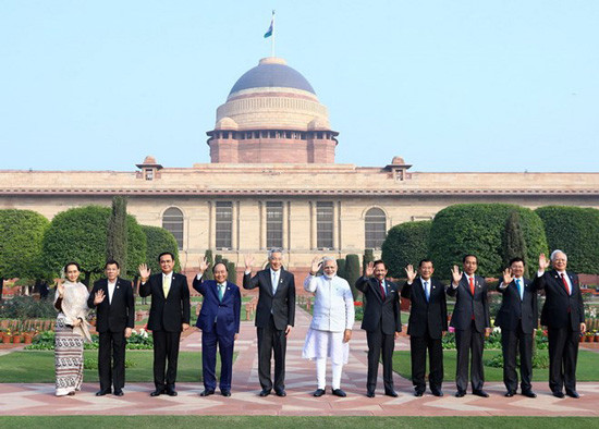 Thủ tướng tham dự và phát biểu tại Hội nghị Cấp cao kỷ niệm 25 năm quan hệ ASEAN-Ấn Độ