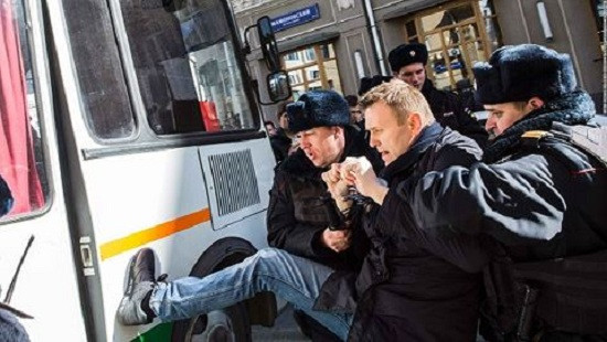 Thủ lĩnh đối lập Nga Navalny bị bắt vì tổ chức biểu tình trái phép