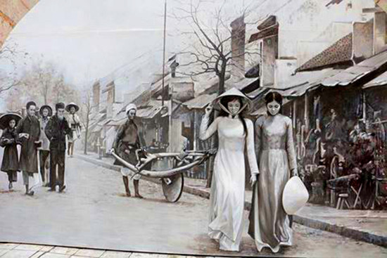 Ngỡ ngàng tranh bích họa trên phố Phùng Hưng
