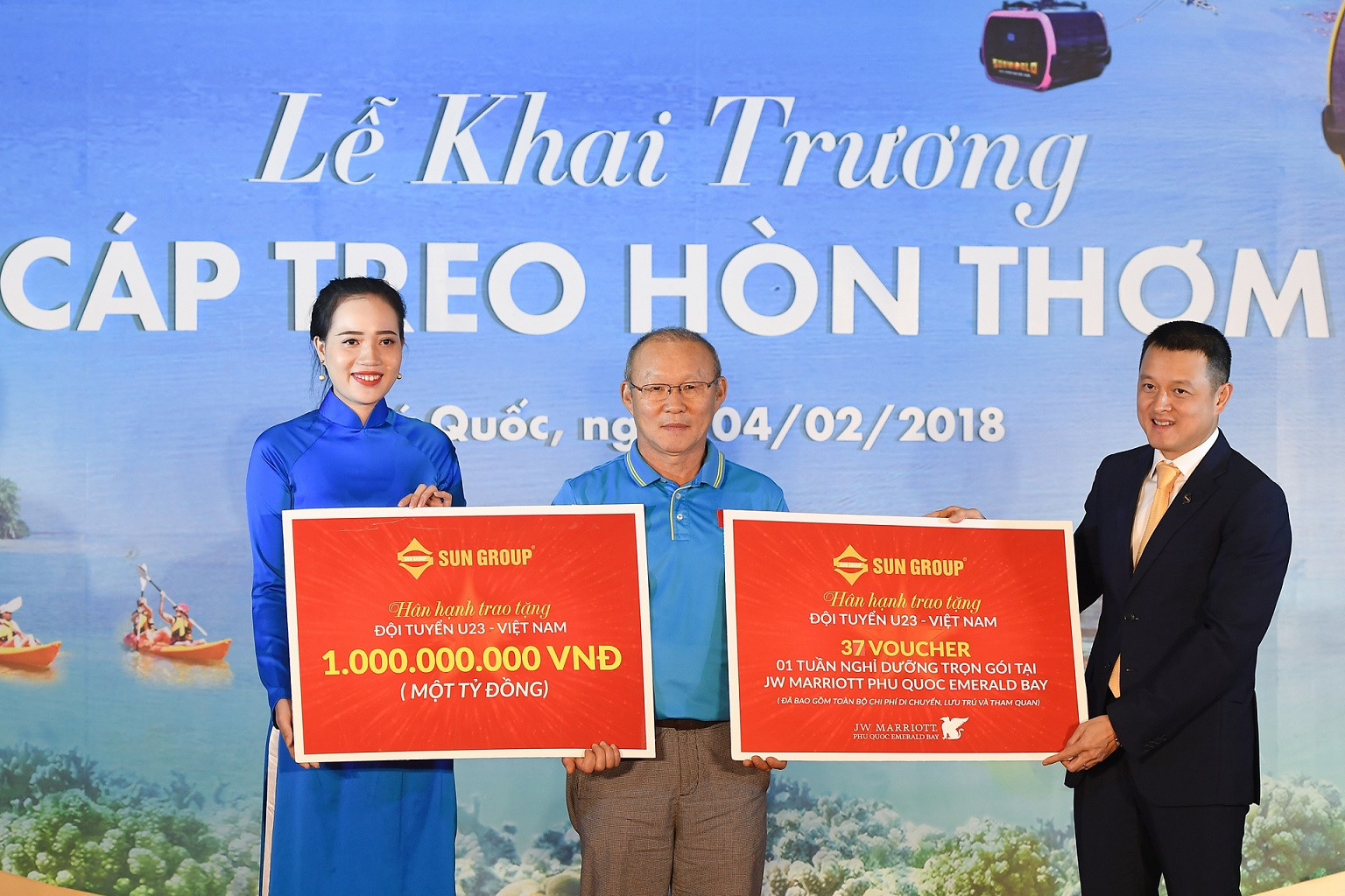 1,5 tỷ đồng và voucher nghỉ dưỡng đẳng cấp đã được Sun Group trao tặng cho U23 Việt Nam và VFF