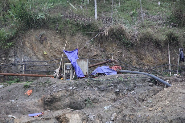 Công ty Khai khoáng Bắc Kạn nổ mìn khai thác quặng, dân bỏ chạy “lánh nạn”