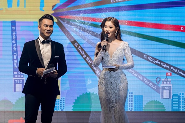 Á hậu Diễm Trang đắt show MC dịp cuối năm ngay khi trở lại showbiz