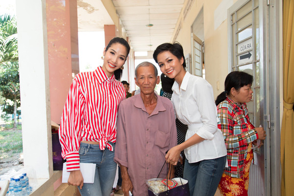 Hoa hậu Hoàn vũ Việt Nam mang xuân yêu thương, tết an lành tới người nghèo